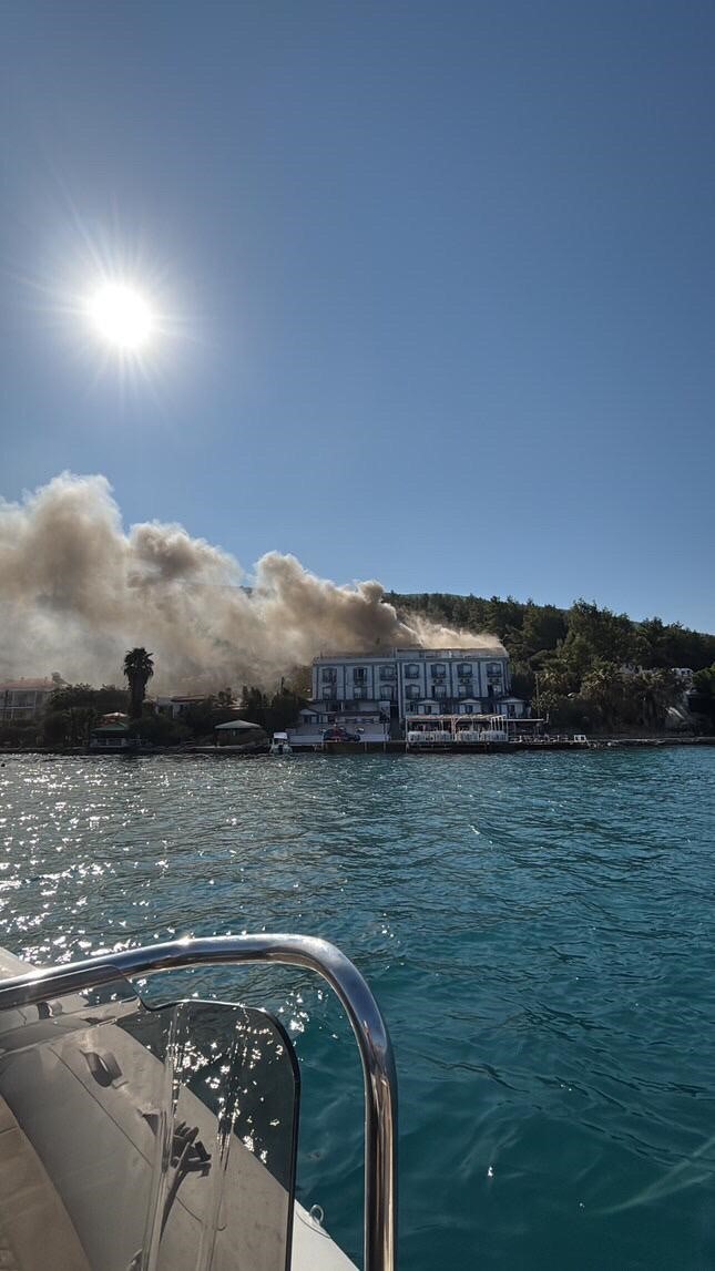 Bodrum’da otelde yangın paniği: 2 kişi yangında mahsur kaldı
