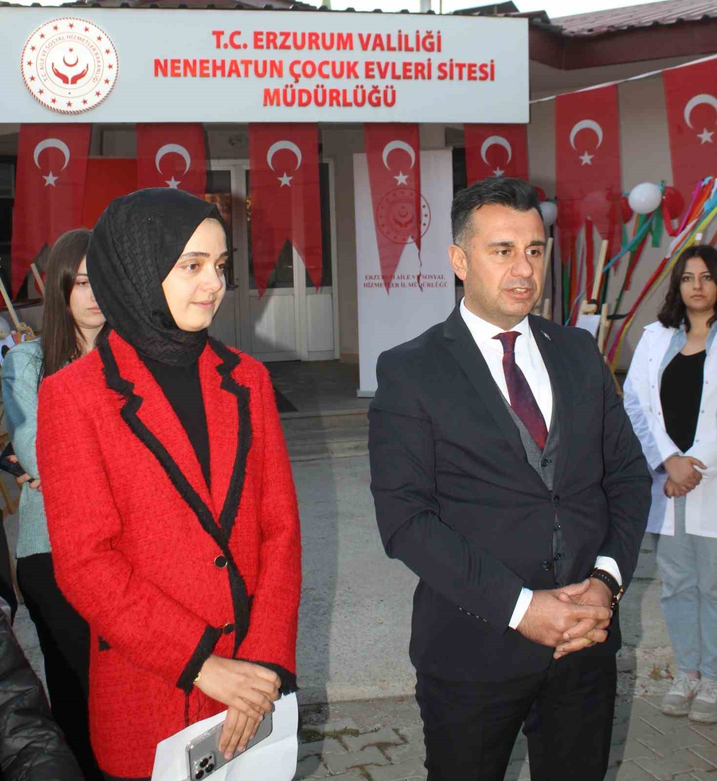 Minik eller b&uuml;y&uuml;k h&uuml;nerler sergiledi
