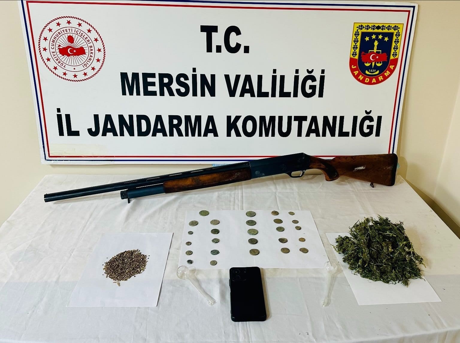 Mersin’de 25 bin adet uyuşturucu hap ele geçirildi
