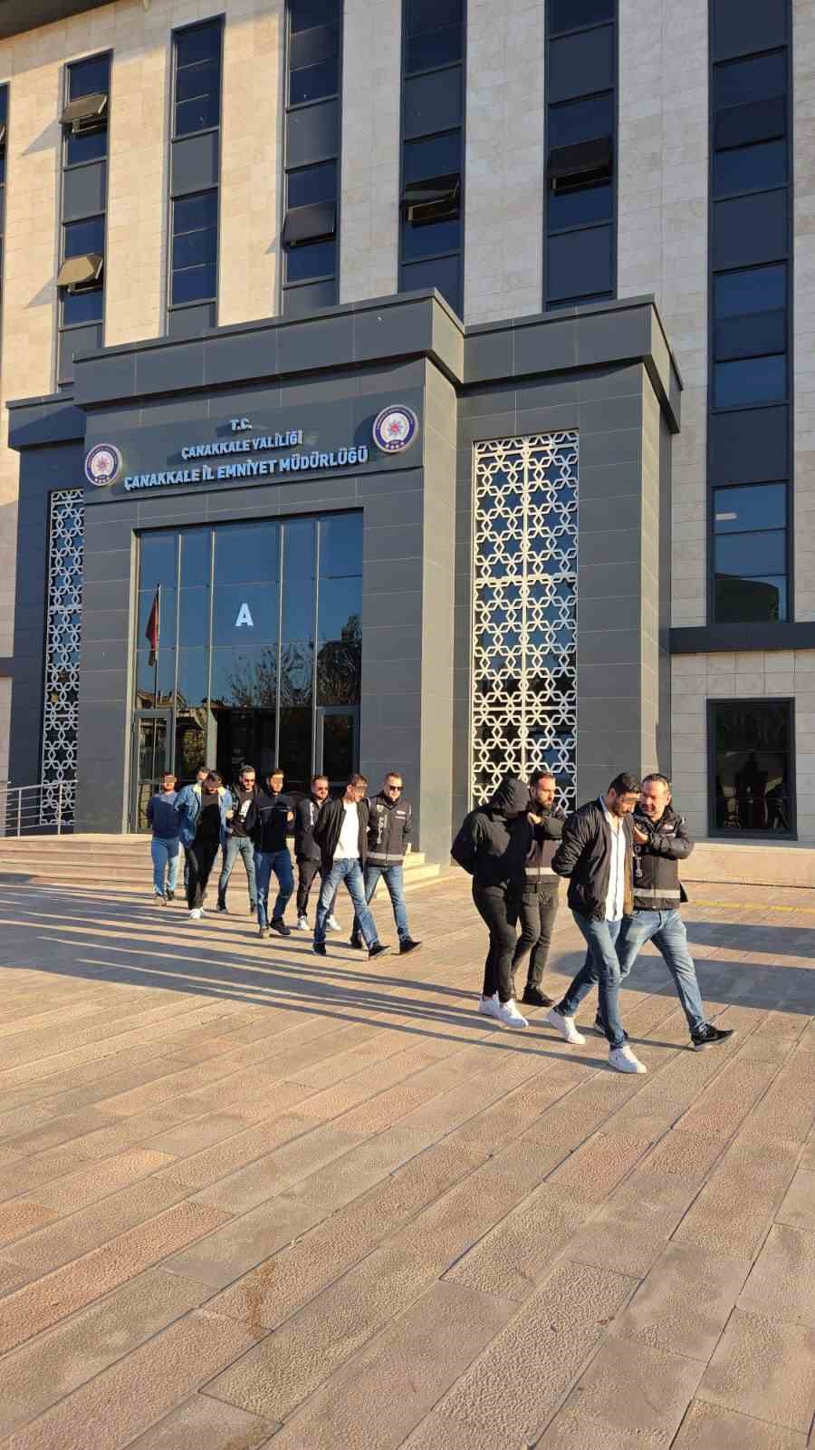 Çanakkale’de silah ticareti yapan 6 şüpheli yakalandı
