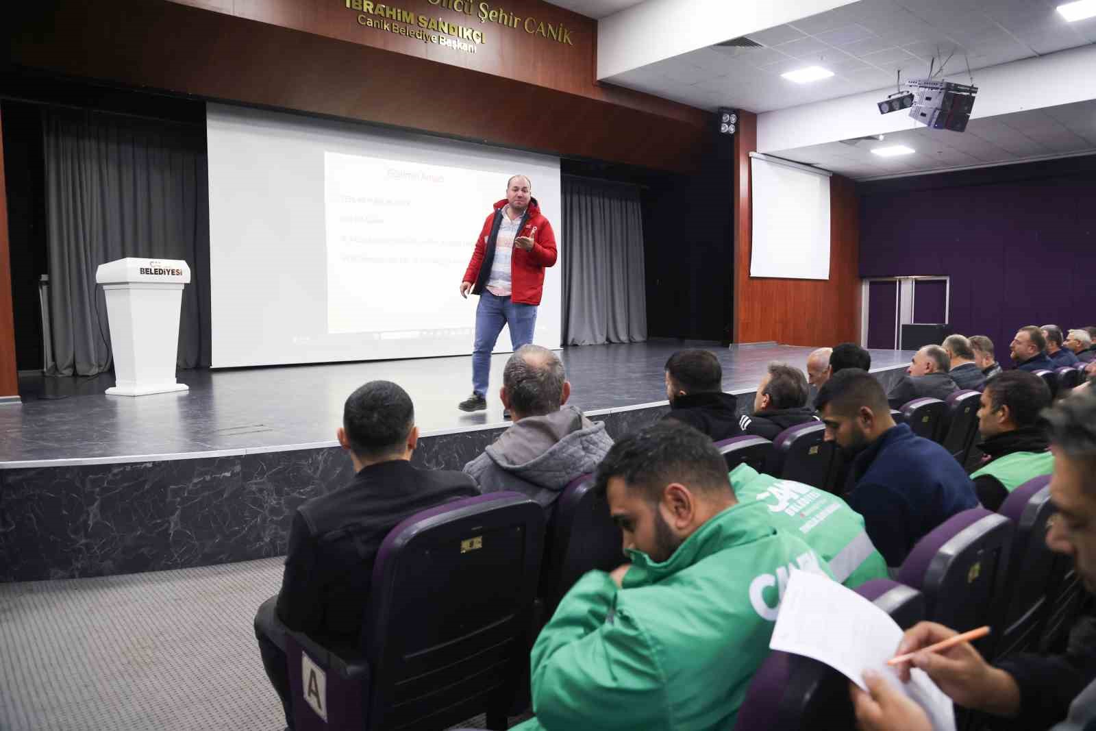 Canik Belediyesi çalışanlarına iş sağlığı eğitimi