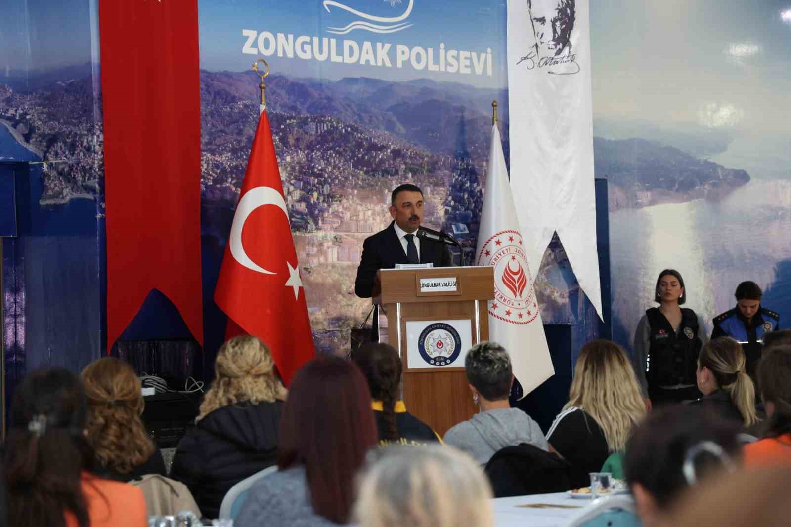 Zonguldak’ta &quot;En İyi Narkotik Polisi Anne&quot; toplantısı yapıldı