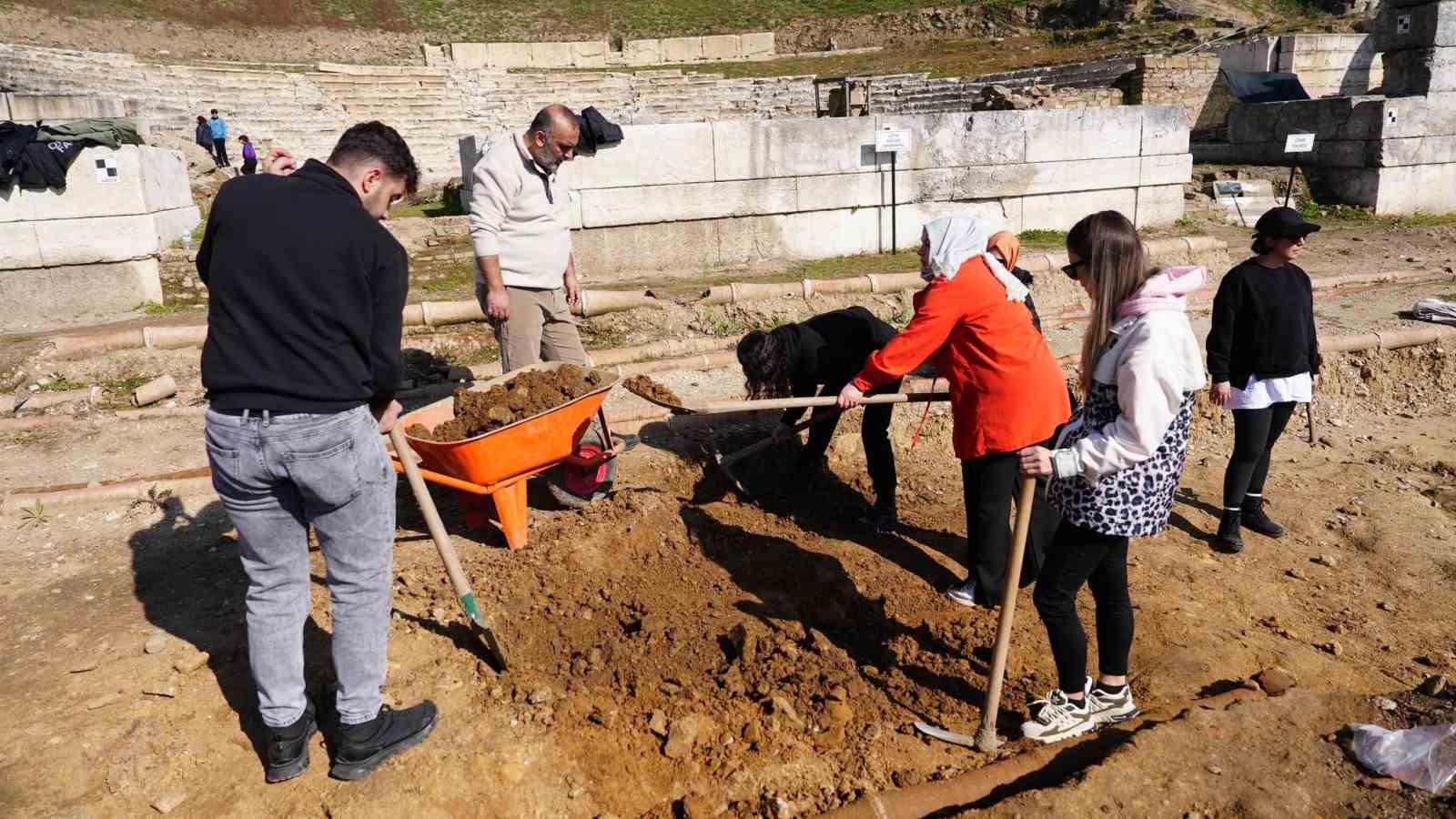 Hep fotoğrafını çektiler, bu sefer kazıya girdiler
