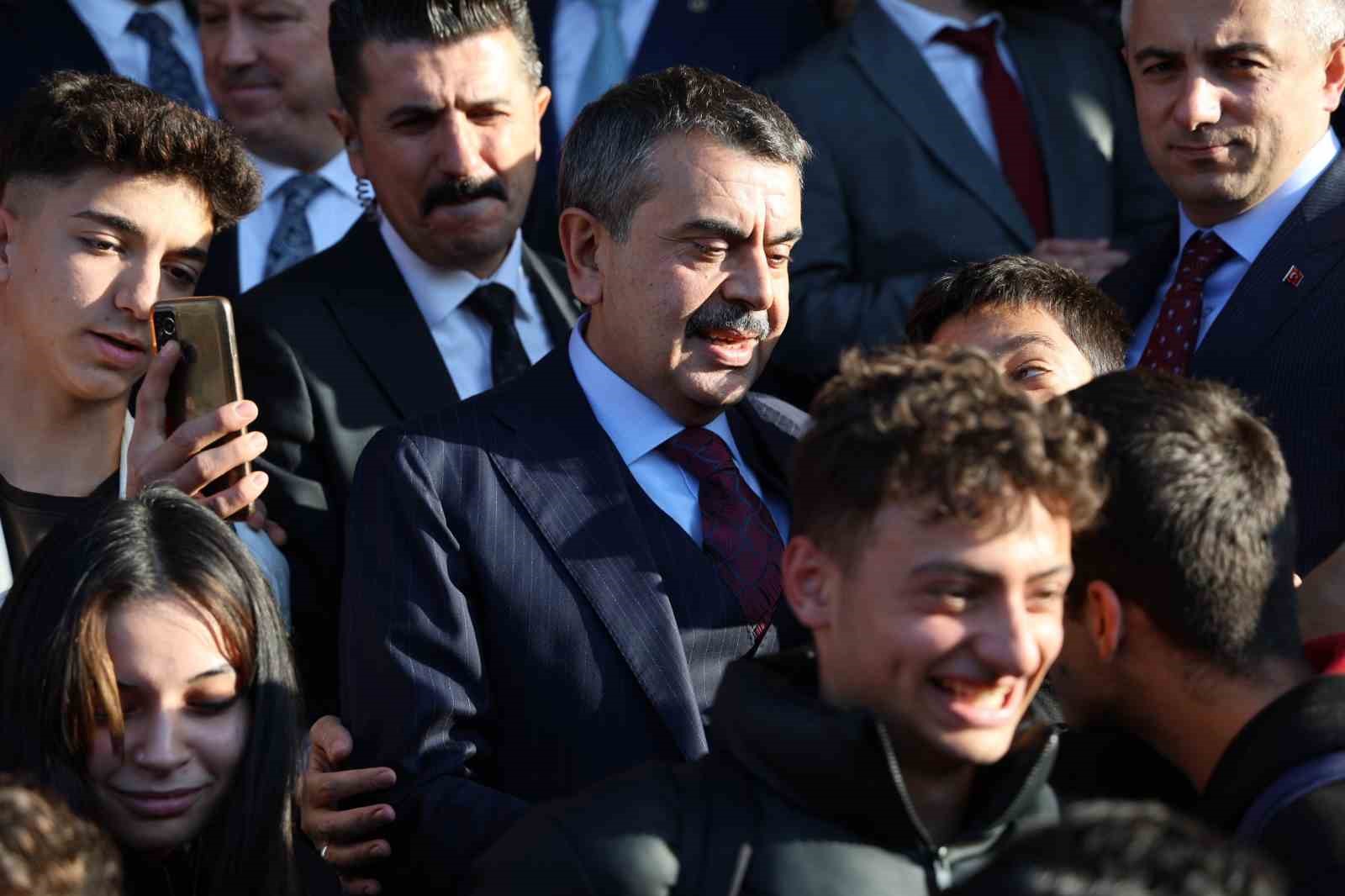 Bakan Tekin: "Eğitimde dünya ortalamalarının üzerindeyiz"
