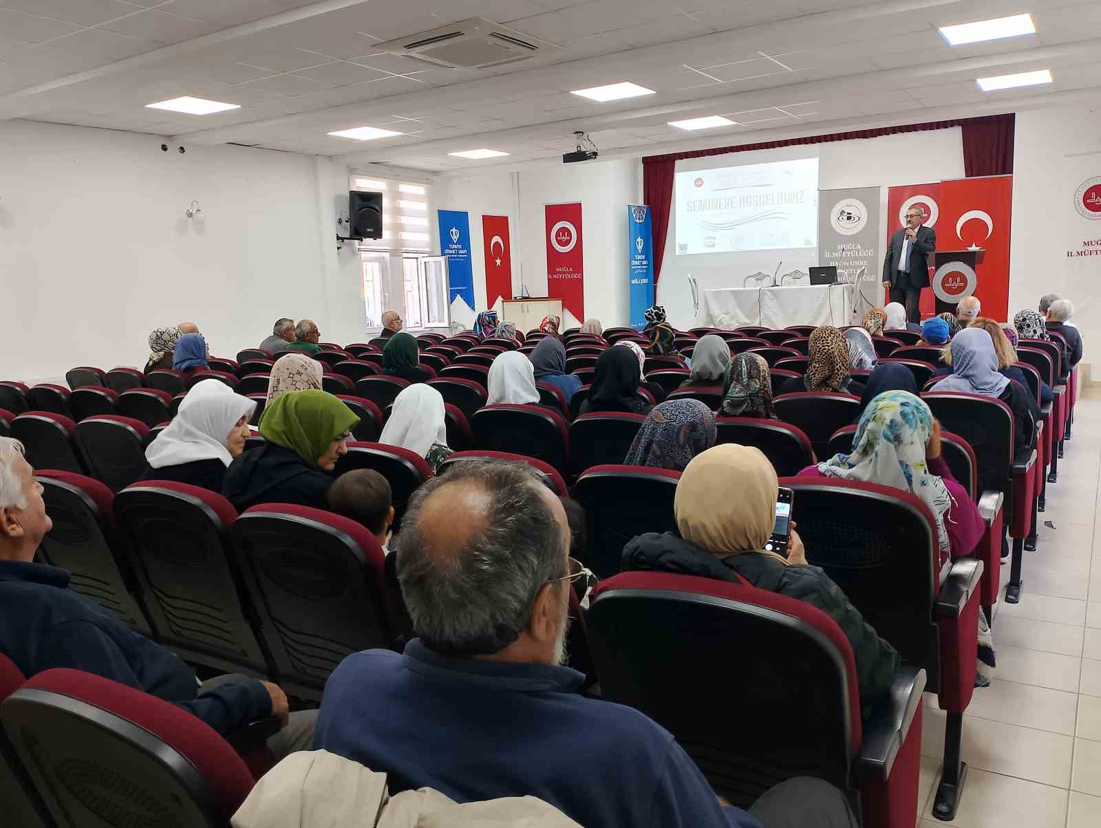 Muğla İl Müftülüğü’nden umre semineri