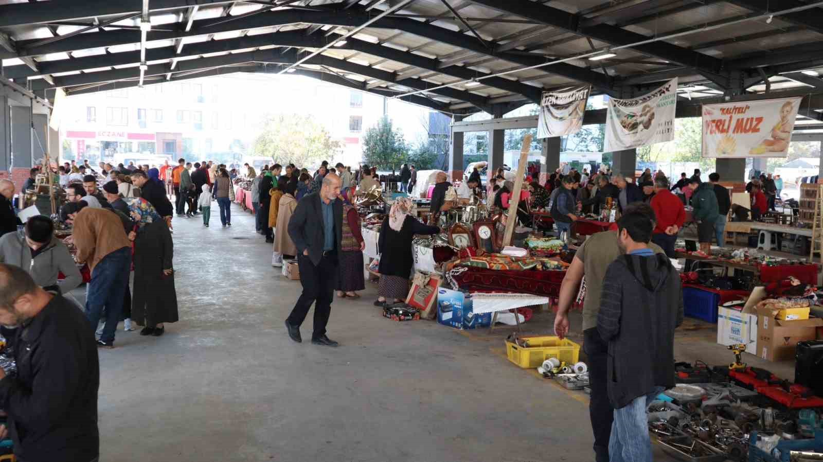 Tarihin izleri bu pazarda
