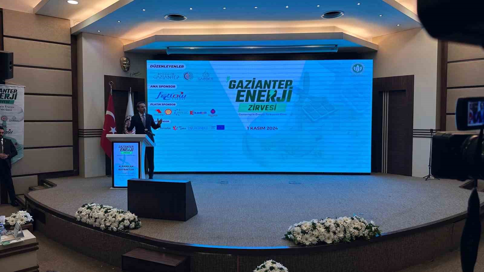 Bakan Bayraktar: "Enerjide, madenlerde ve bu gibi önemli alanlarda mutlaka tam bağımsız ülke olmak istiyoruz"
