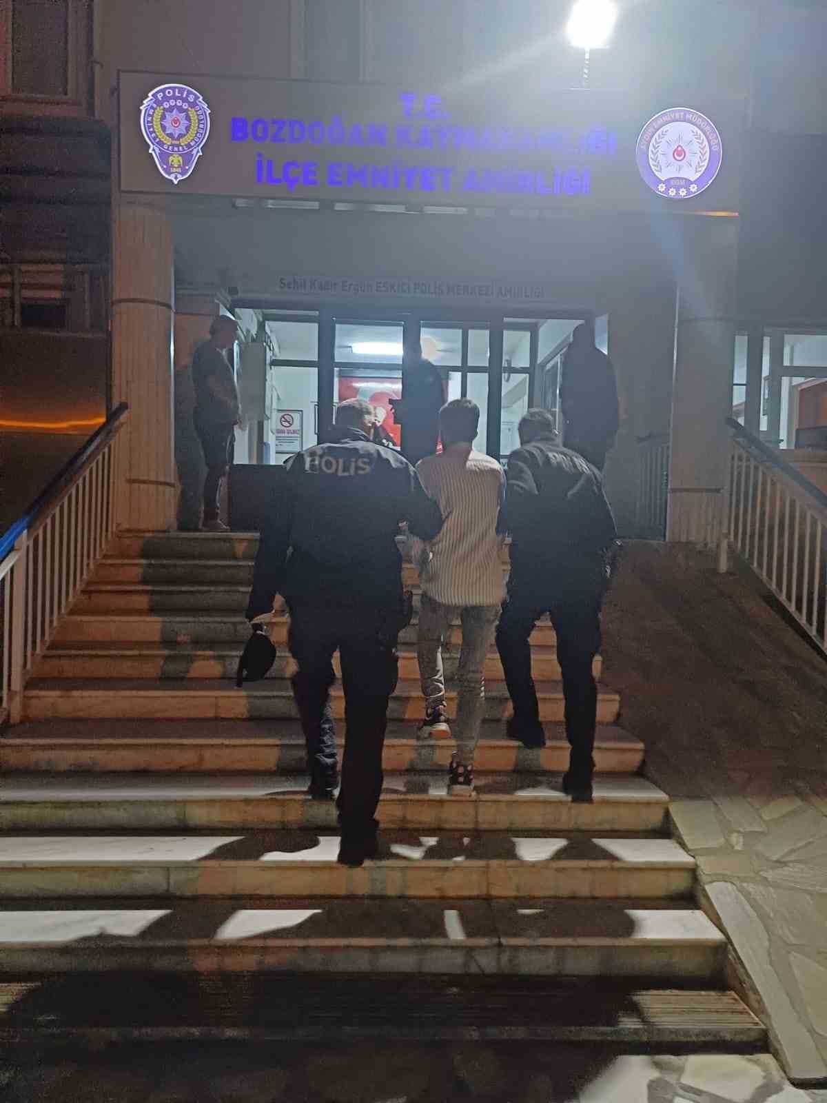 Dolandırıcı, Bozdoğan polisinden kaçamadı
