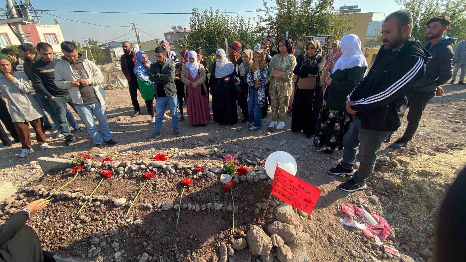 Diyarbakır’da ameliyat öncesi hayatını kaybeden Damla’dan geriye söylediği şarkılar kaldı