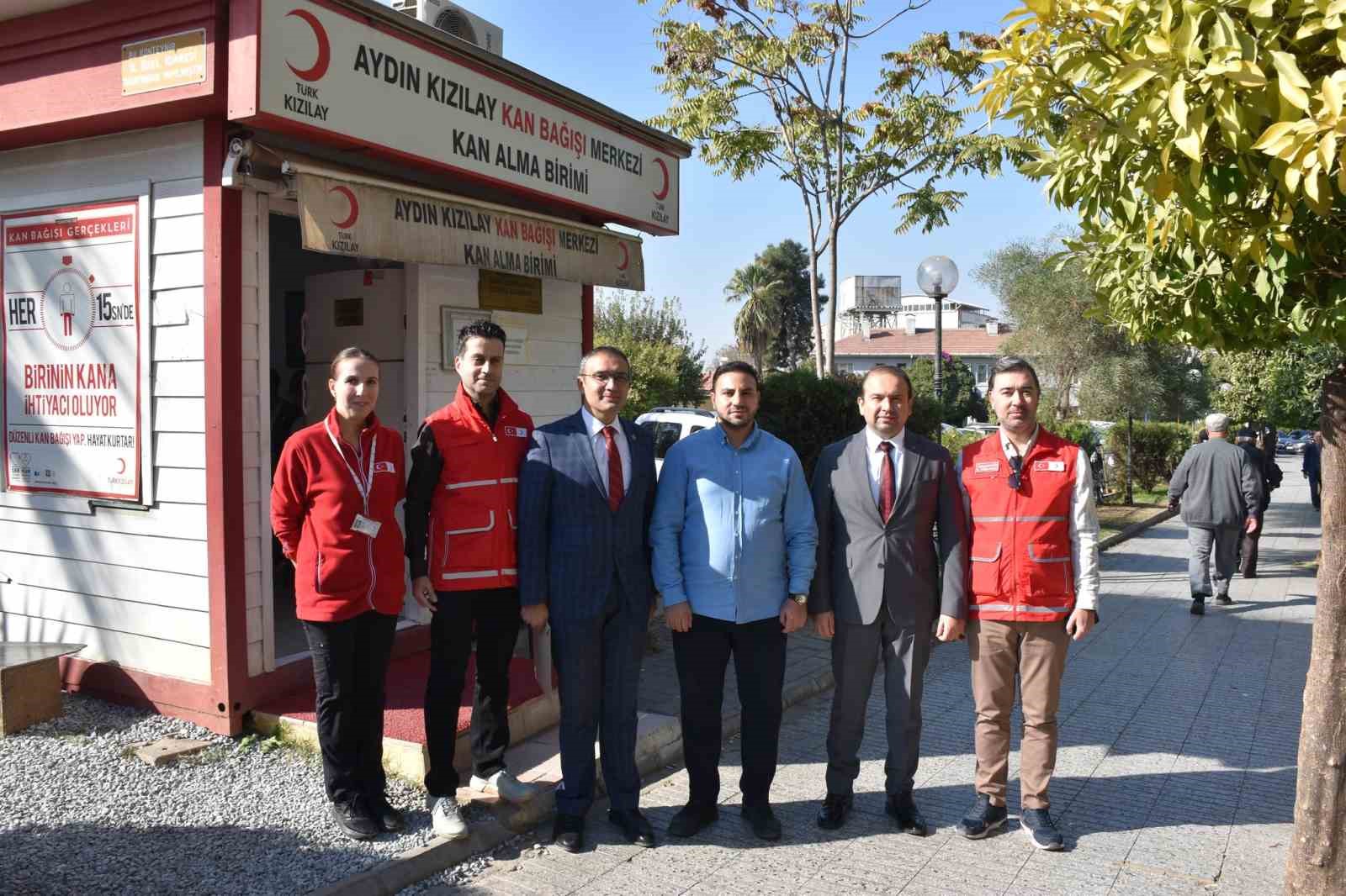 Kurum müdürleri kan bağışı kampanyasına destek verdiler
