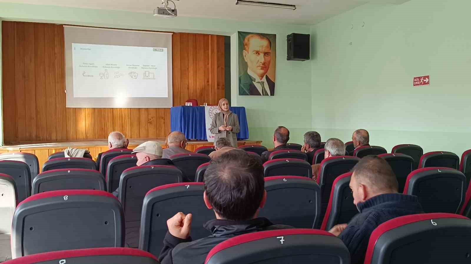 Bilecik’te muhtarlara aile içi şiddet ve bağımlılıkla mücadele semineri
