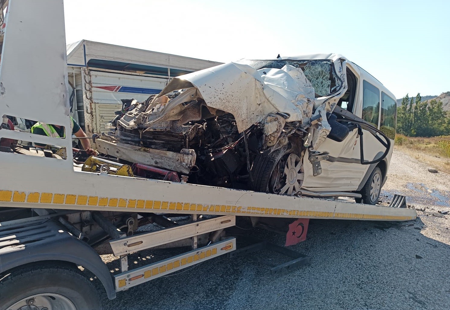Bilecik&rsquo;te 2 aracın &ccedil;arpışması sonucu 2 kişi yaralandı
