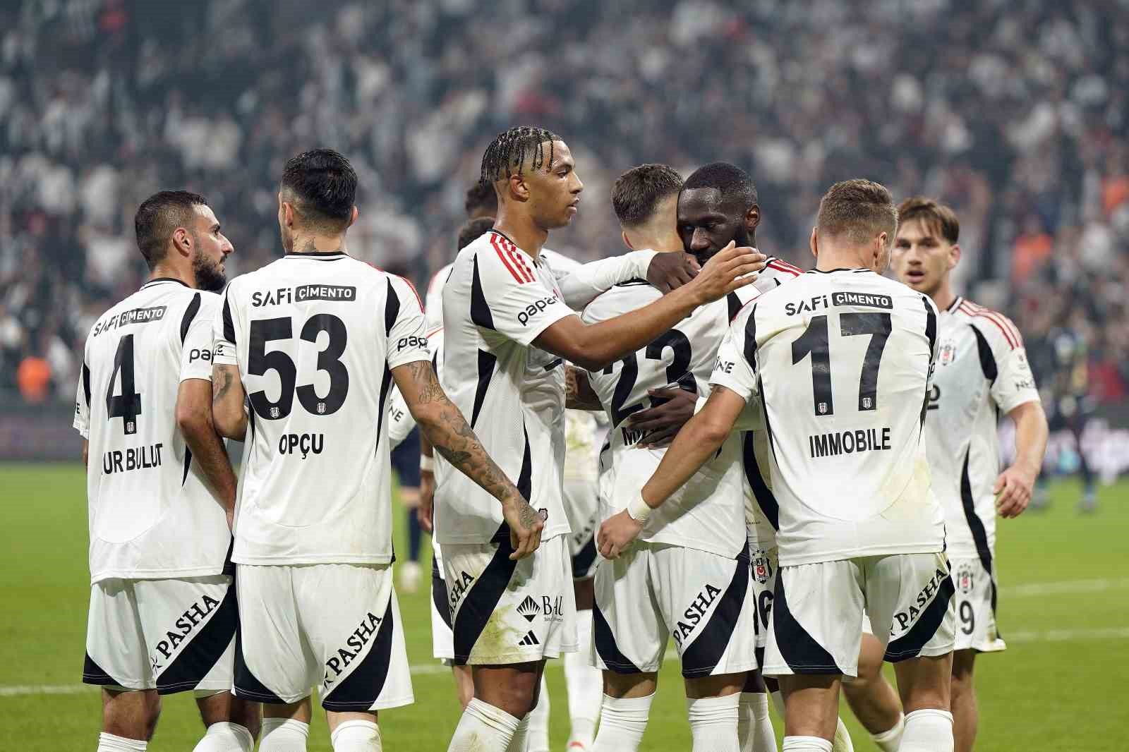 Trendyol Süper Lig: Beşiktaş: 1 - Kasımpaşa: 0 (İlk yarı)
