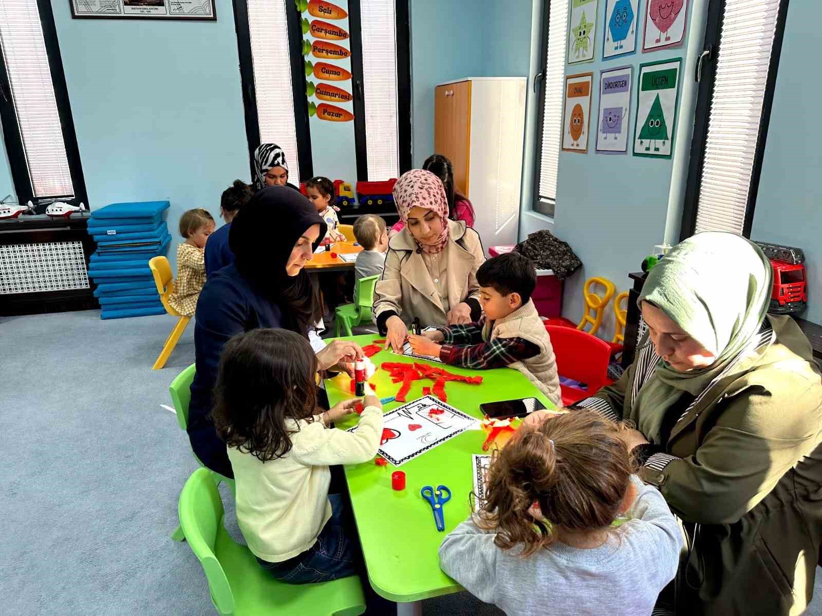 Plevne Anne Çocuk Oyun Evi’nde Kızılay Haftası’na özel etkinlik