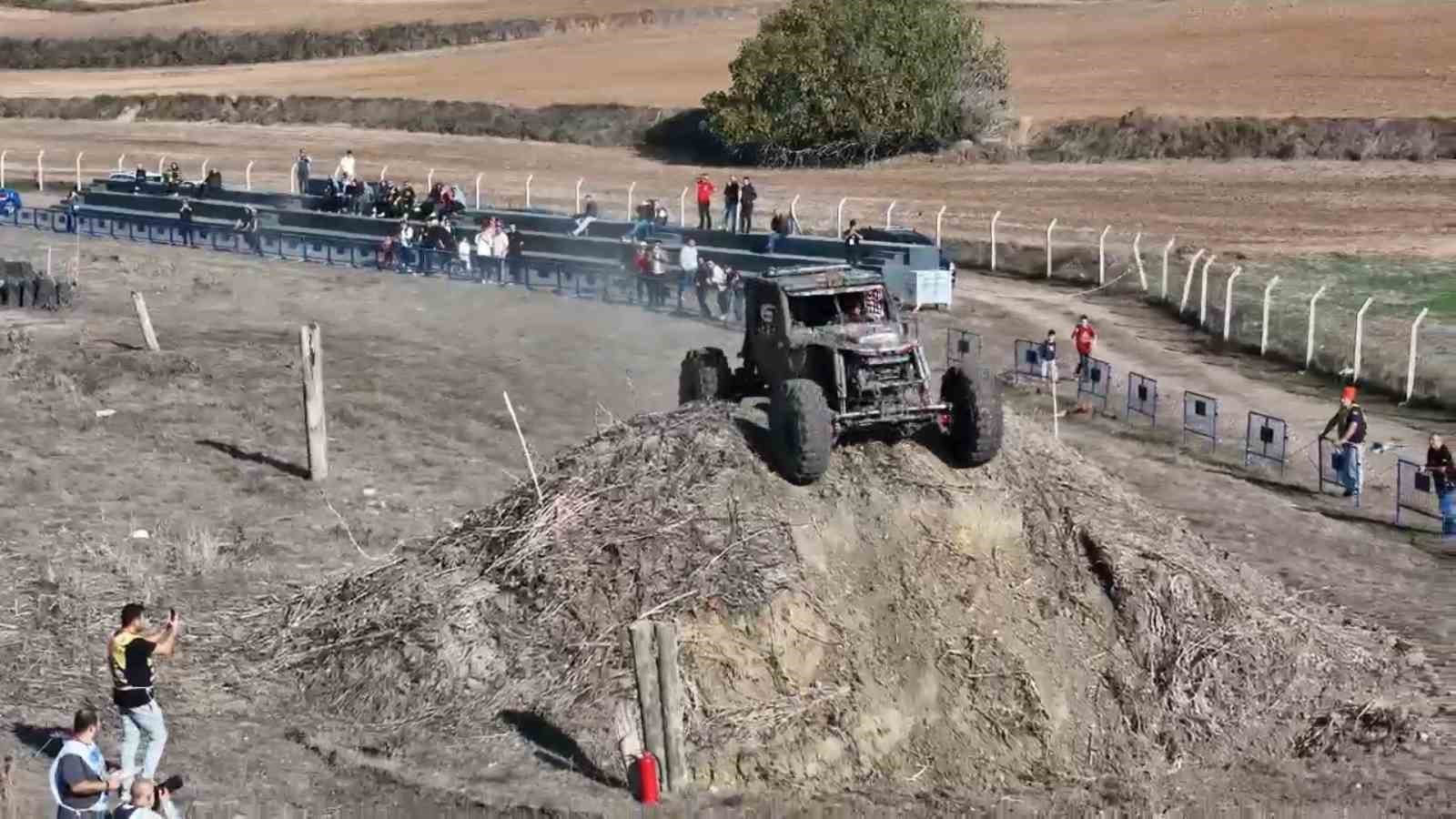 Çorlu’da off-road yarışları nefesleri kesti
