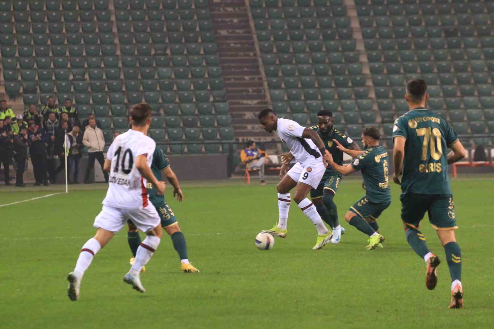 Trendyol 1. Lig: Kocaelispor: 2 - Fatih Karag&uuml;mr&uuml;k: 1
