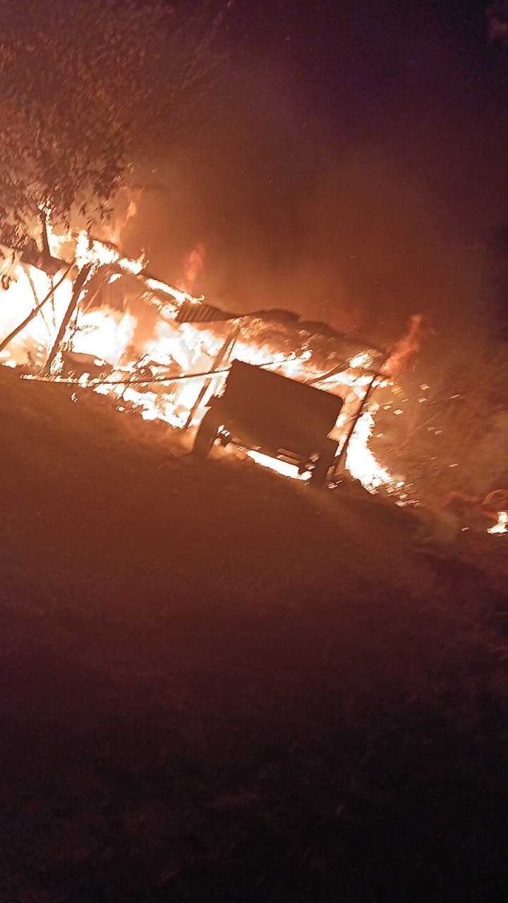 Bayrami&ccedil;&rsquo;te yanan trakt&ouml;r kullanılamaz hale geldi
