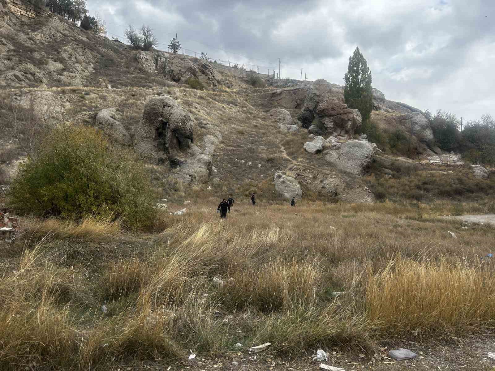 Sivas’ta boş arazide bebek cesedi bulundu
