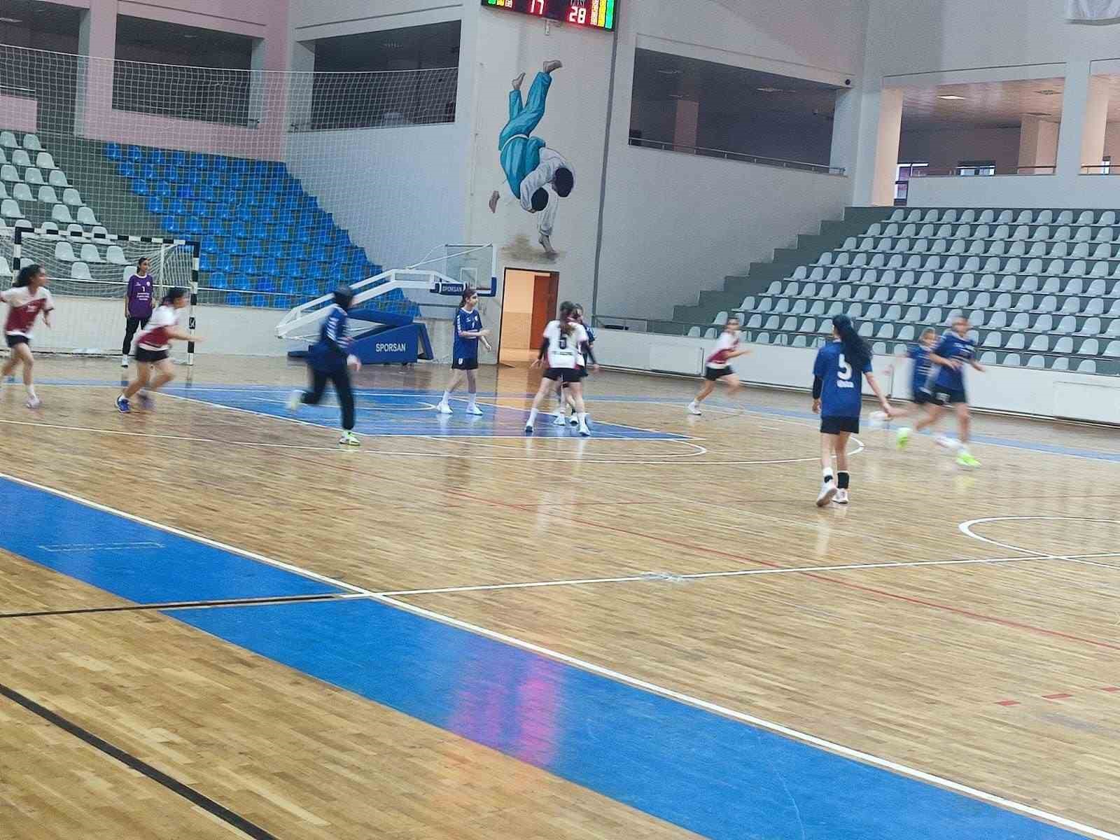 Gençlik ve Spor galibiyetle başladı
