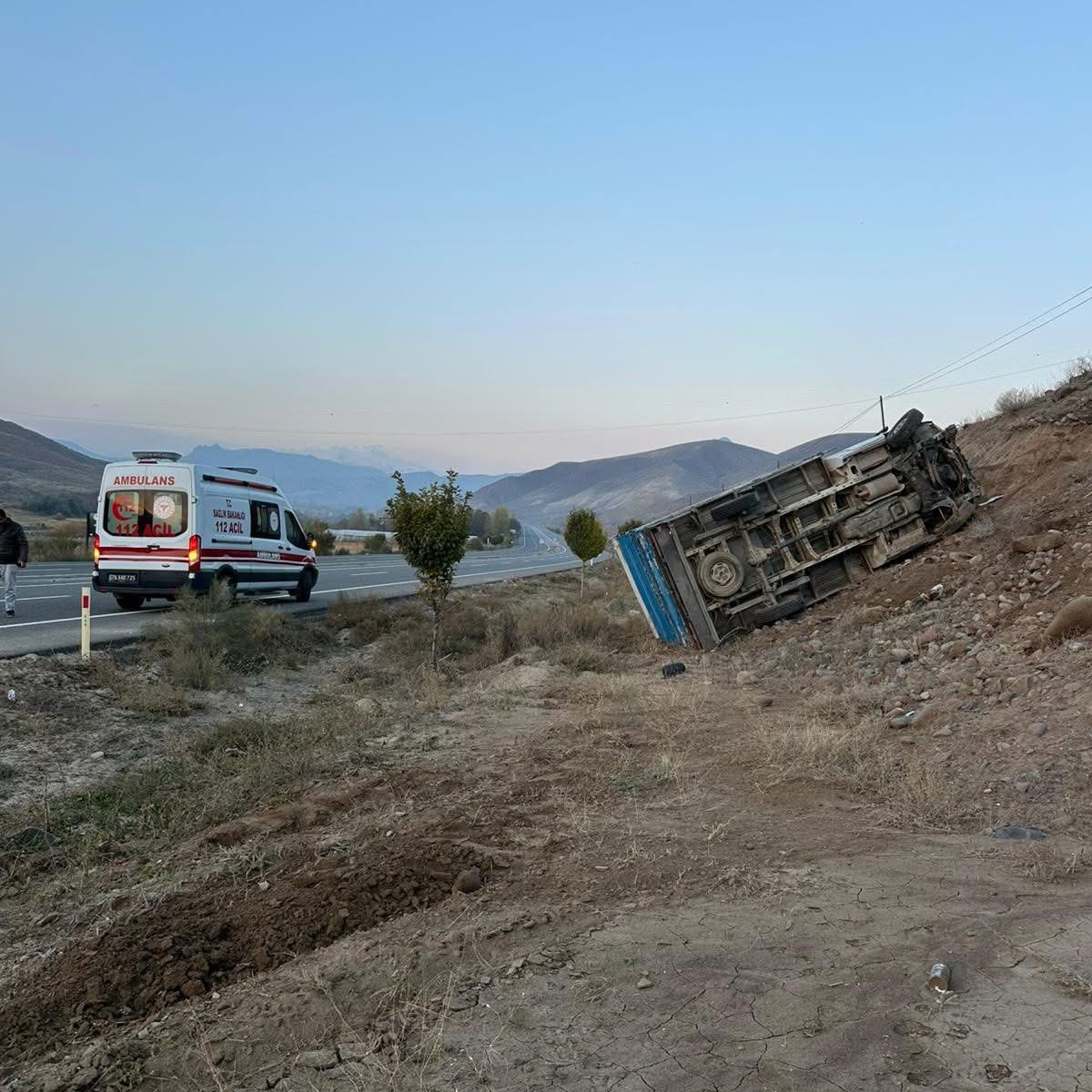 Iğdır’da kamyonet devrildi: 2 yaralı
