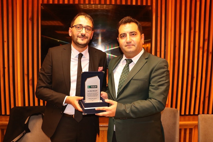 Erzincan Yeşilay’da bayrak değişimi