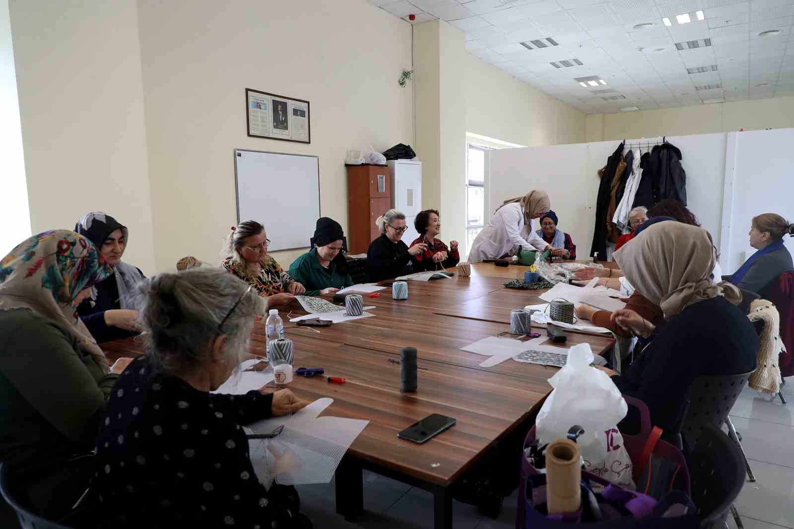 SAMEK’te çeyizden dekoratife, örgüden pilatese kadar her şey var