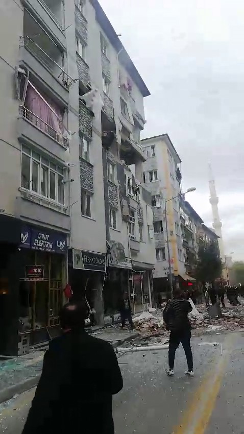 &Ccedil;orum&rsquo;da patlama: Binada ve &ccedil;evrede hasar oluştu
