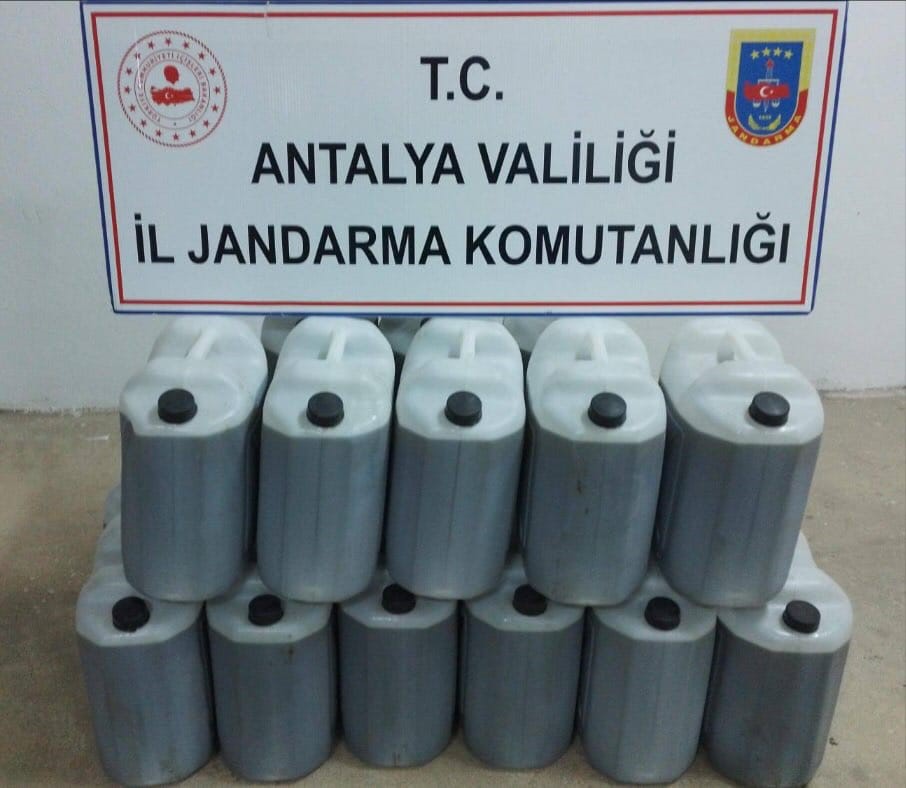 Antalya’da 6 bin litre sahte zeytinyağı ele geçirildi