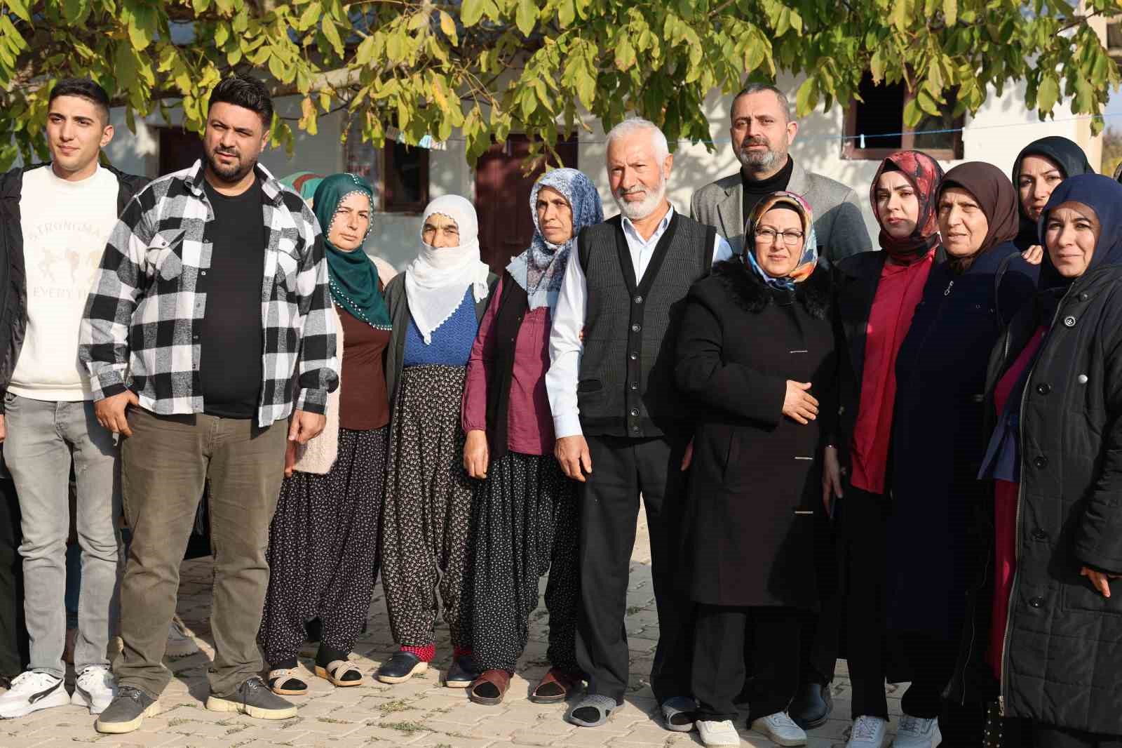 Elazığ’da Kırmızı Montlular, şehit aileleriyle bir araya geldi