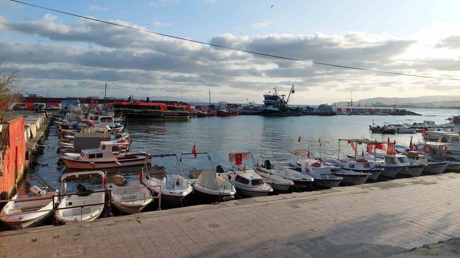 Marmara Denizi ulaşımına poyraz engeli
