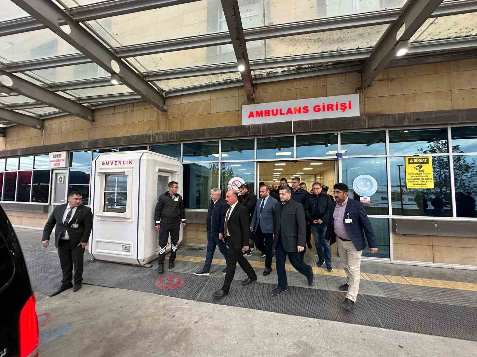 &Ccedil;orum Valisi &Ccedil;algan ve Başkan Aşgın patlamada yaralanan vatandaşları ziyaret etti
