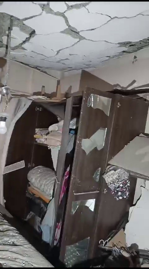 &Ccedil;orum&rsquo;daki patlamada hasar alan evin g&ouml;r&uuml;nt&uuml;s&uuml;, olayın dehşetini g&ouml;zler &ouml;n&uuml;ne serdi
