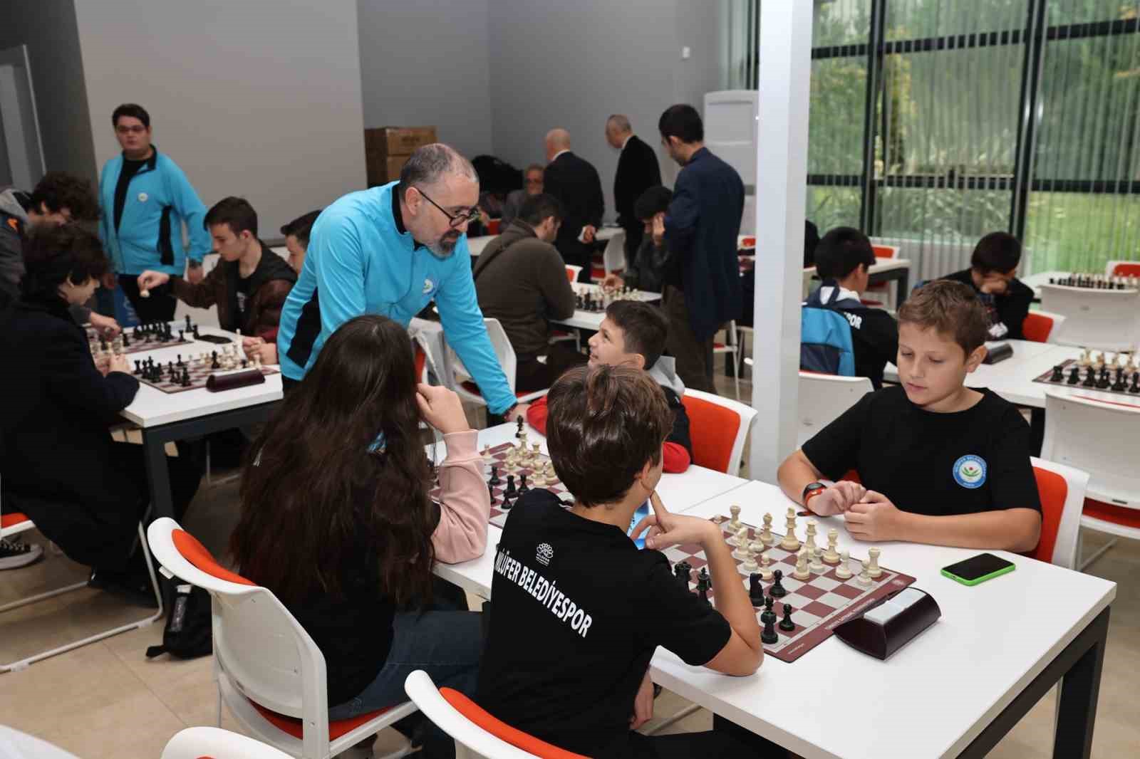 T&uuml;rk d&uuml;nyası satran&ccedil;ta buluştu
