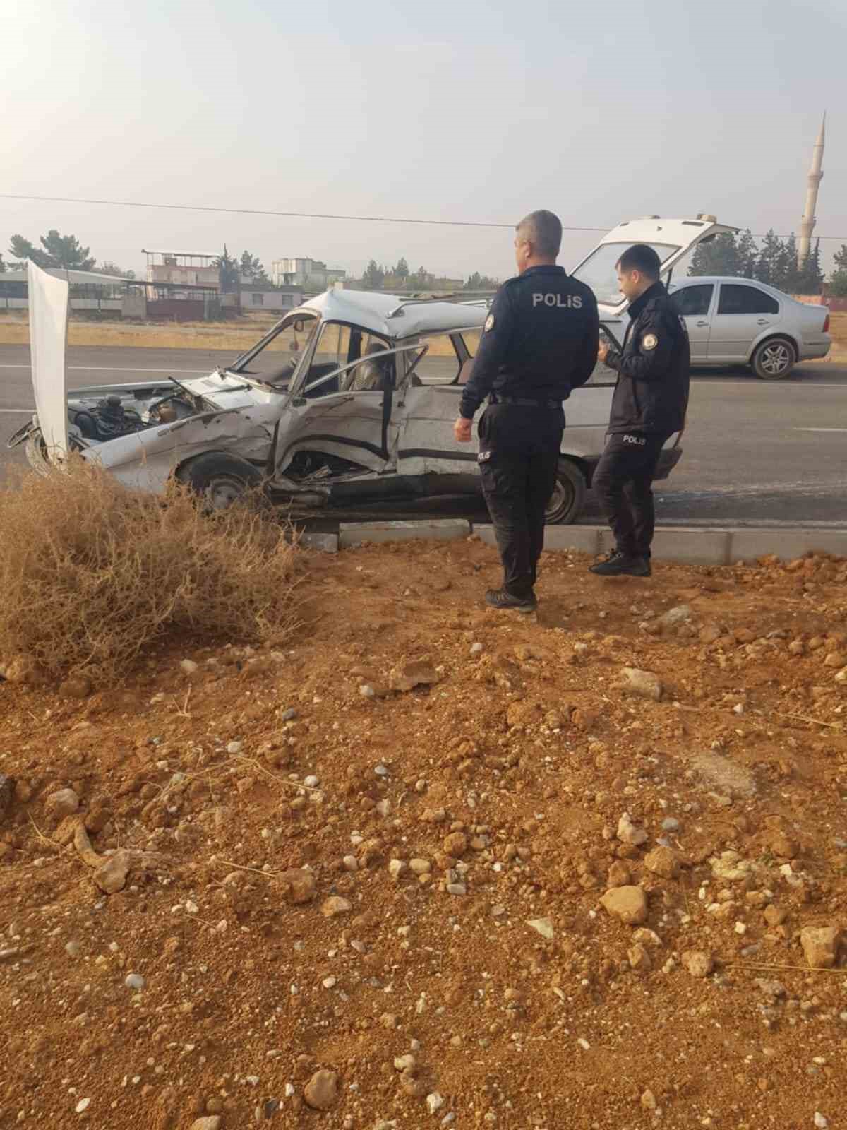 Gaziantep’te 2 otomobil çarpıştı, yaşlı karı koca hayatını kaybetti
