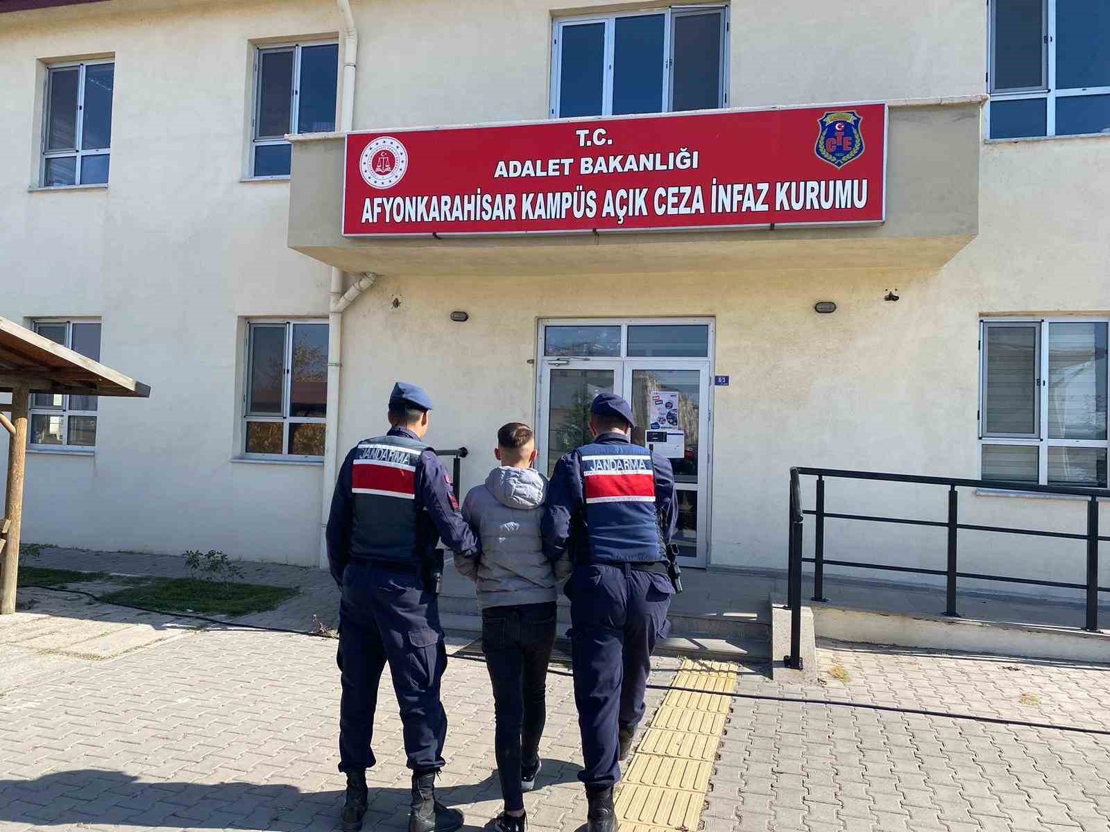 5 yıl hapis cezasıyla aranan şahsı jandarma yakaladı