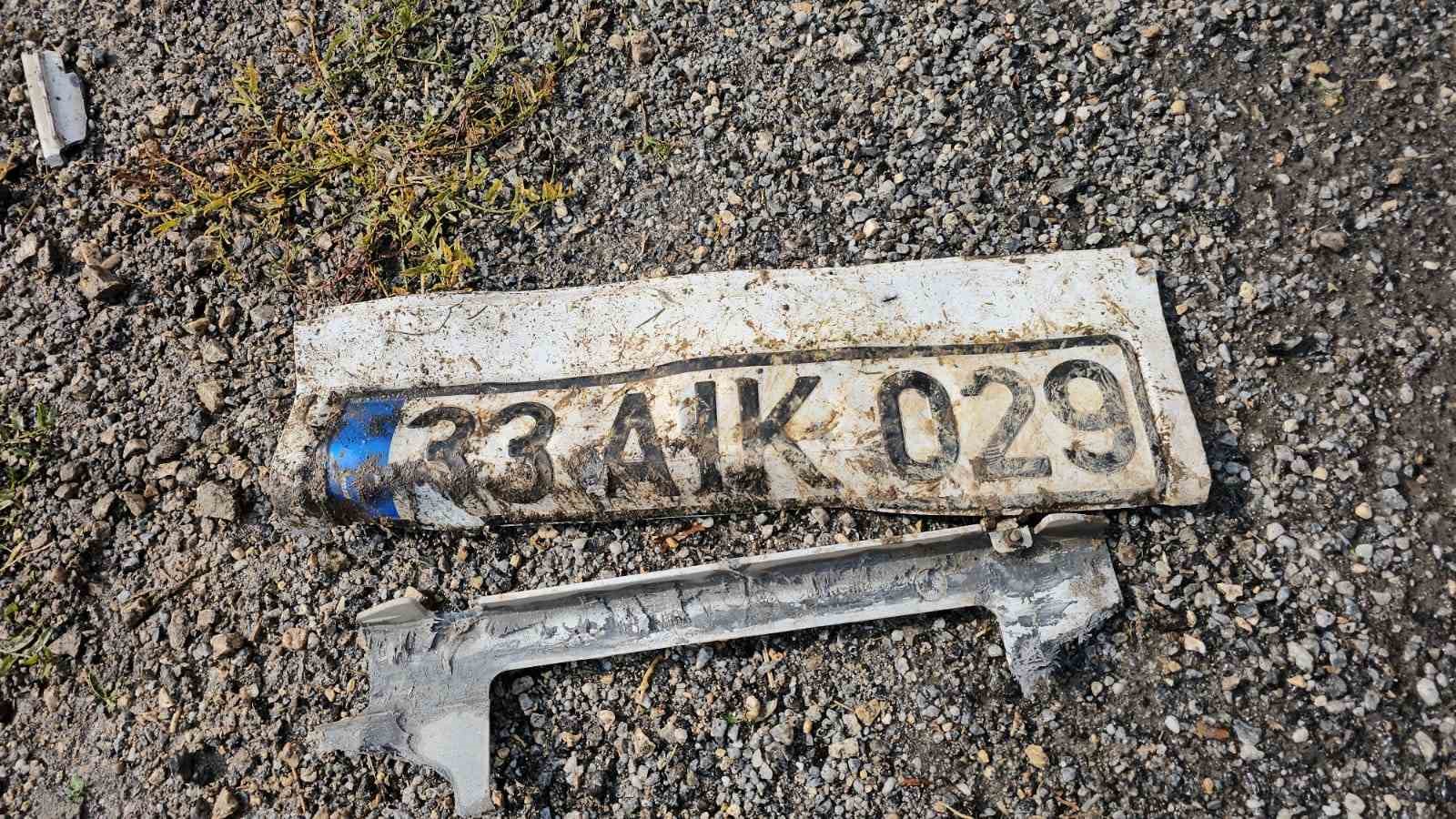 Direksiyon hakimiyeti kaybedilen tır yoldan &ccedil;ıktı
