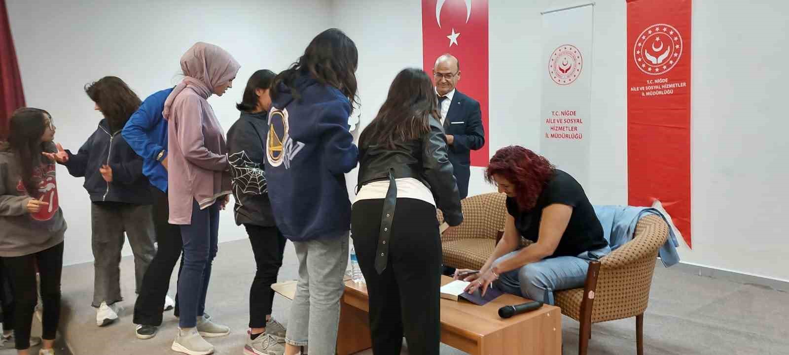 Niğde’de ’Rol Model’ buluşmalarının konuğu Sevda Akyüz oldu