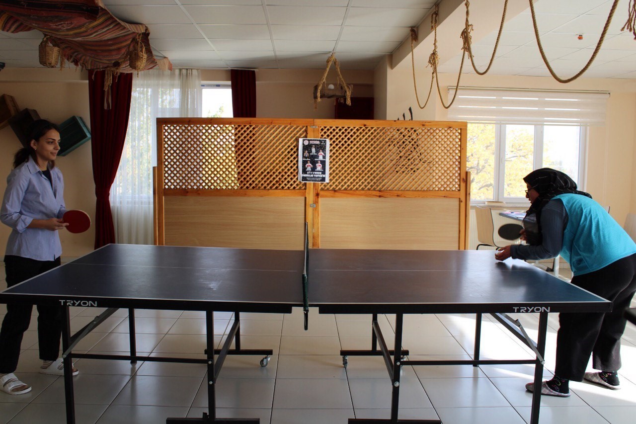 Terzi Baba Yurdu Yurt Ligi masa tenisi seçmeleri ile öğrencileri spora teşvik ediyor