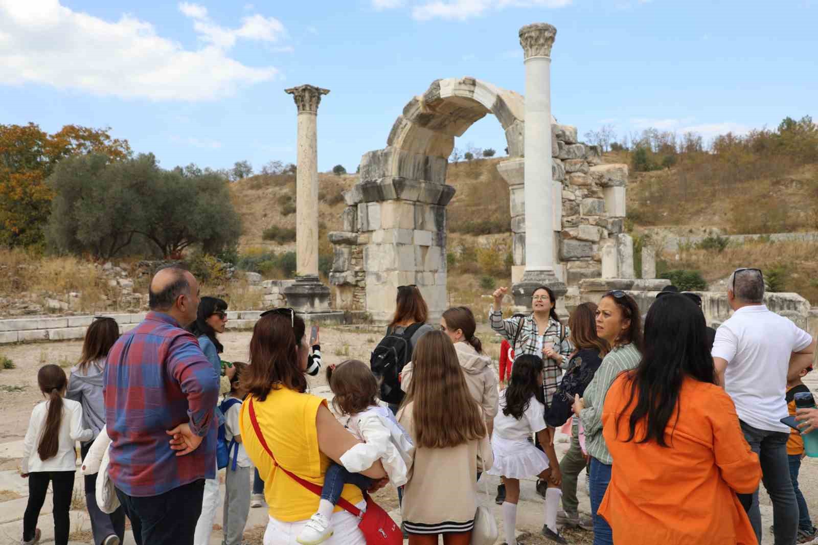 ‘Okuma Seferberliği Projesi’ ödül töreni Yatağan’da yapıldı
