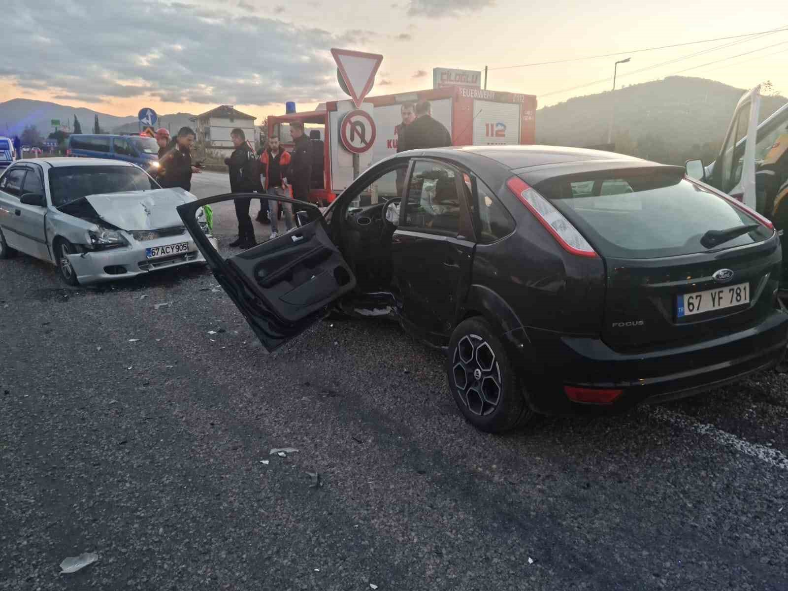 Bakacakkadı-Zonguldak kara yolunda trafik kazası: 3 yaralı
