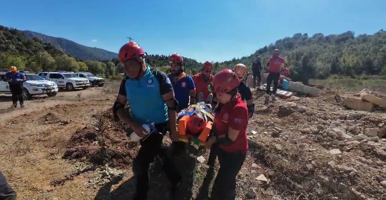 Çocuğun &quot;Annemi götürün&quot; feryadı tatbikata damga vurdu