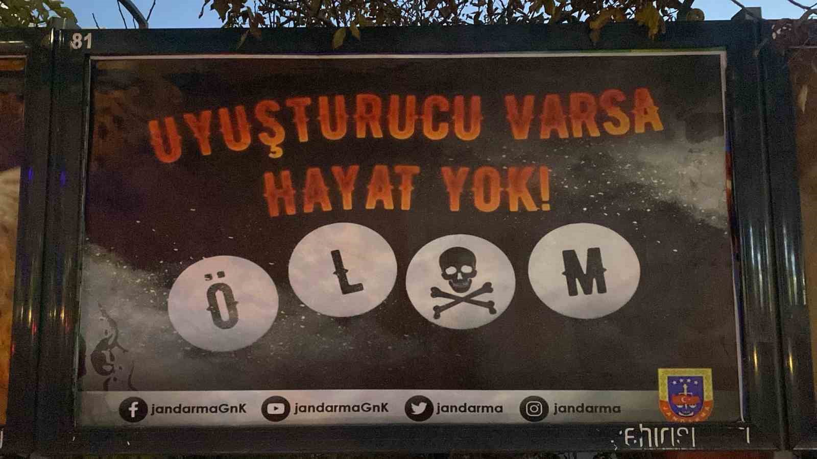 Jandarma, uyuşturucuya karşı vatandaşları bilgilendirdi