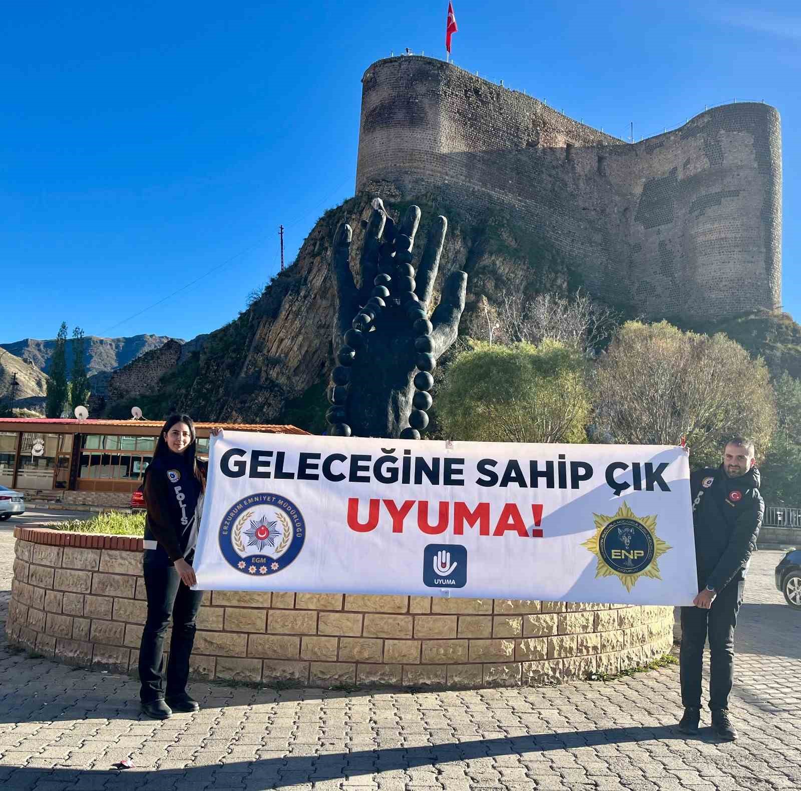 Oltu’da polisten narko bilgilendirme çalışması
