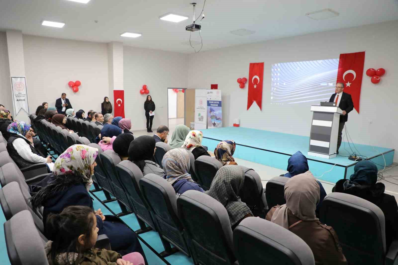 Ağrı’da kadınlara yönelik &quot;Anne Akademisi Projesi&quot; ile mesleki ve kişisel gelişim desteği