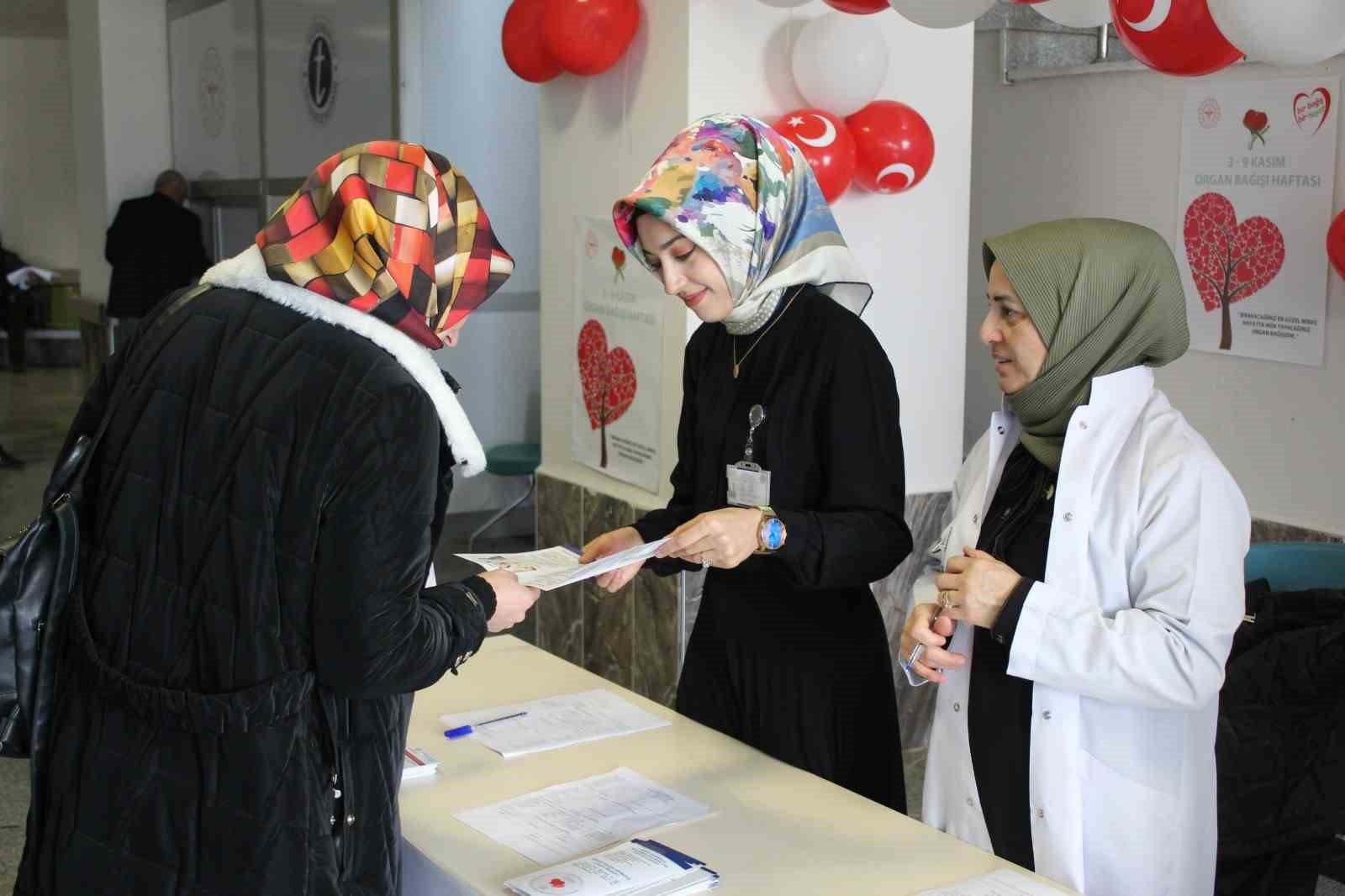 Tatvan Devlet Hastanesinde &ldquo;Organ Bağışı Haftası&rdquo; etkinliği d&uuml;zenlendi
