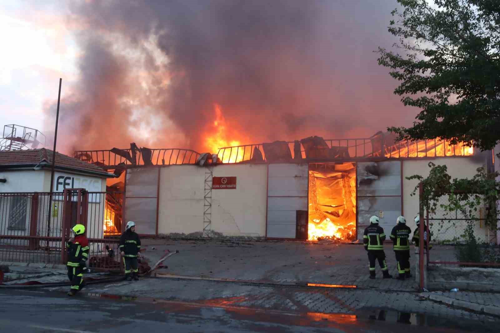 Yanan fabrikanın hasarı karşılandı
