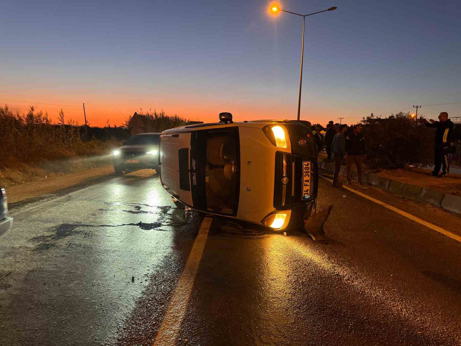 Takla atan araçtan emniyet kemeri sayesinde burnu bile kanamadan çıktı