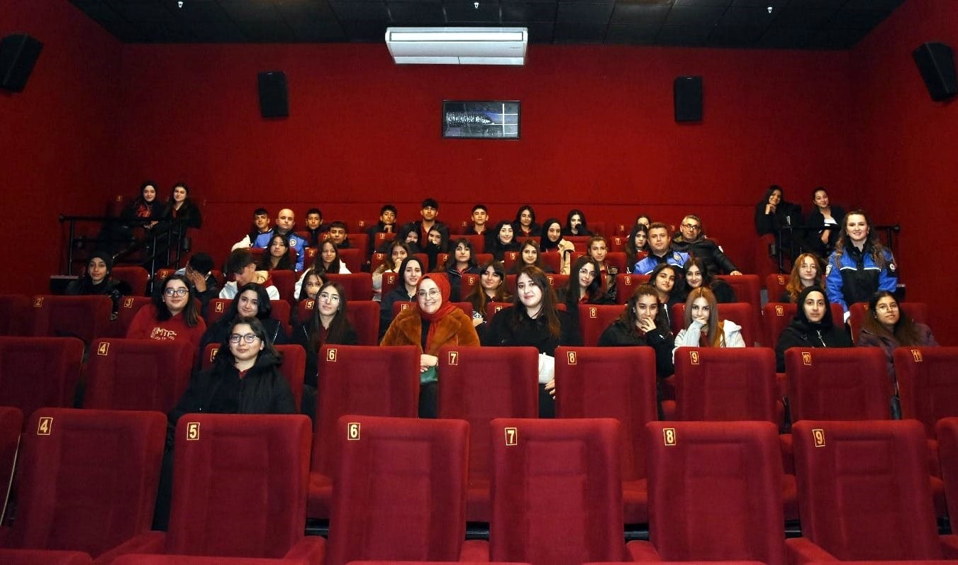 Polislerden sinema etkinliği