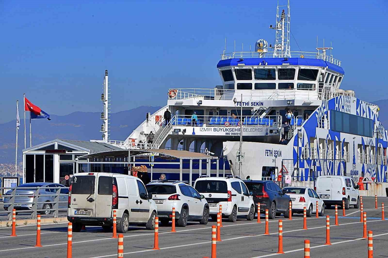 İzmir’de feribot tarifesine düzenleme