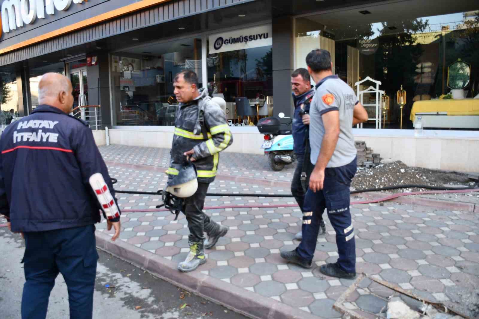 2 katlı evde çıkan yangın söndürüldü
